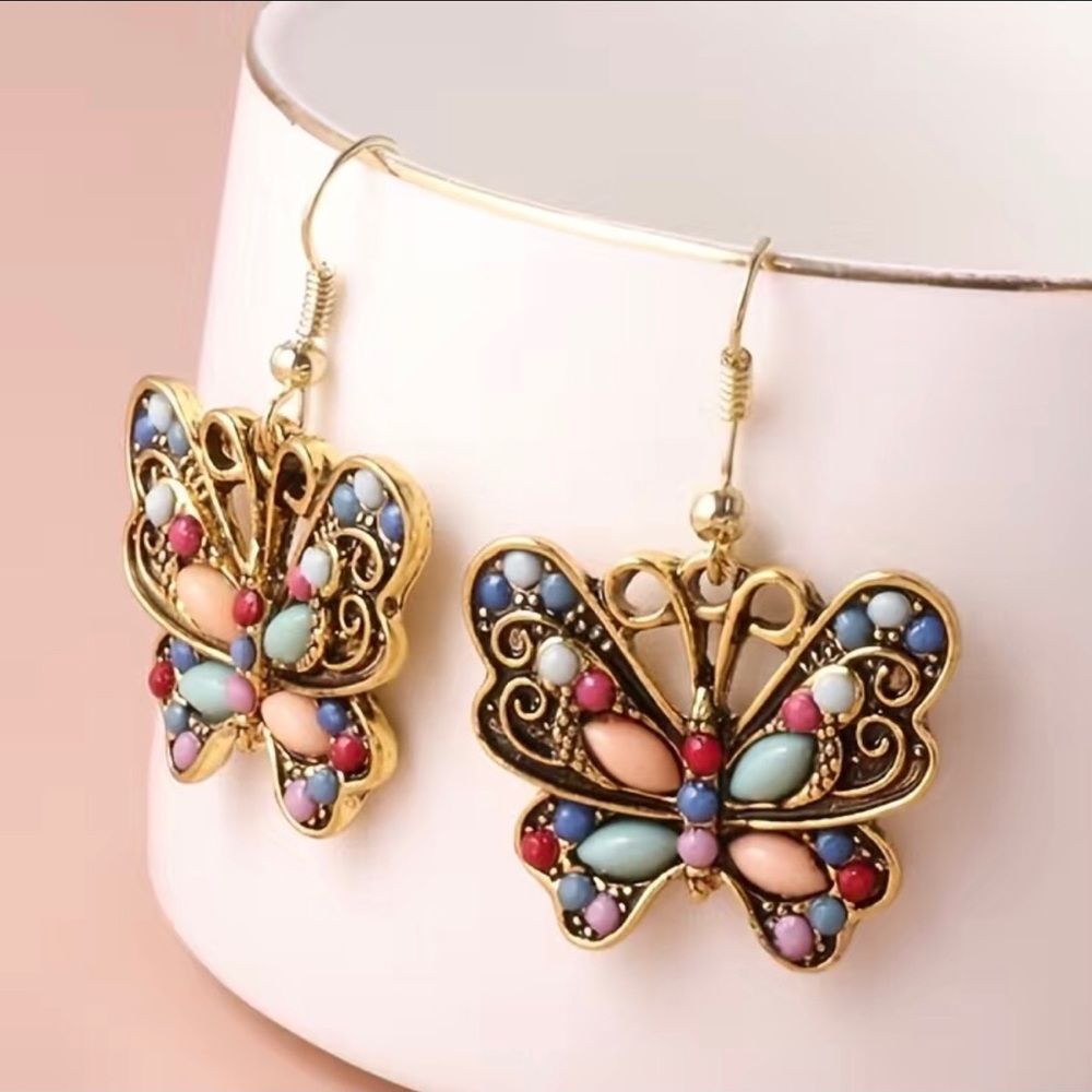 NEW … VINTAGE BUTTERFLY EARRINGS